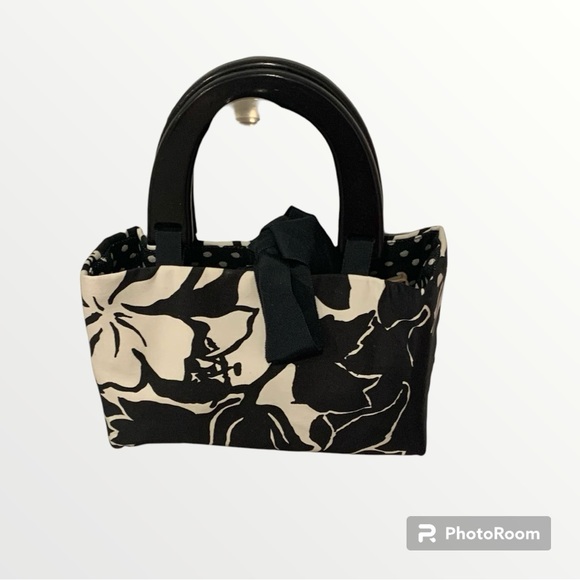 NWOT Never used! 
Beautiful bag 
Black/white design 
Black wooden handles. - Picture 1 of 11